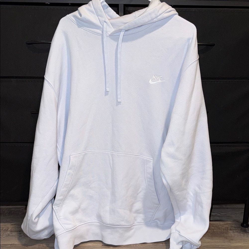 Nike Men's Light Gray Hoodie Sweater